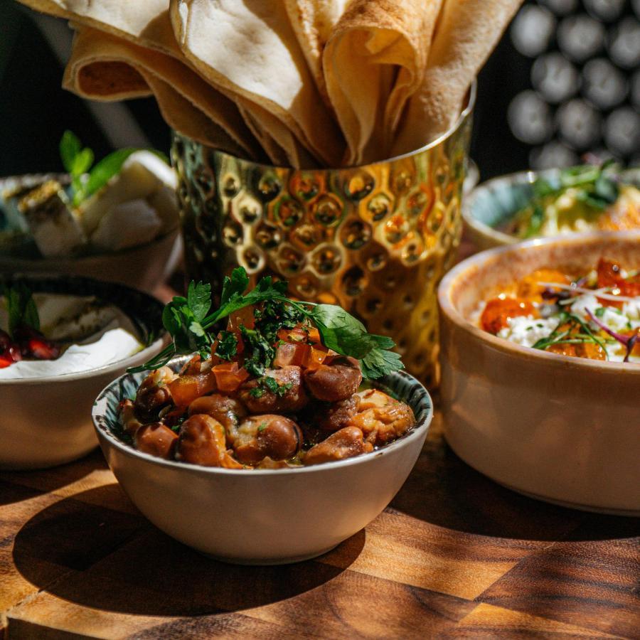 Somerset West Bay Doha Ngoại thất bức ảnh A bowl of hummus