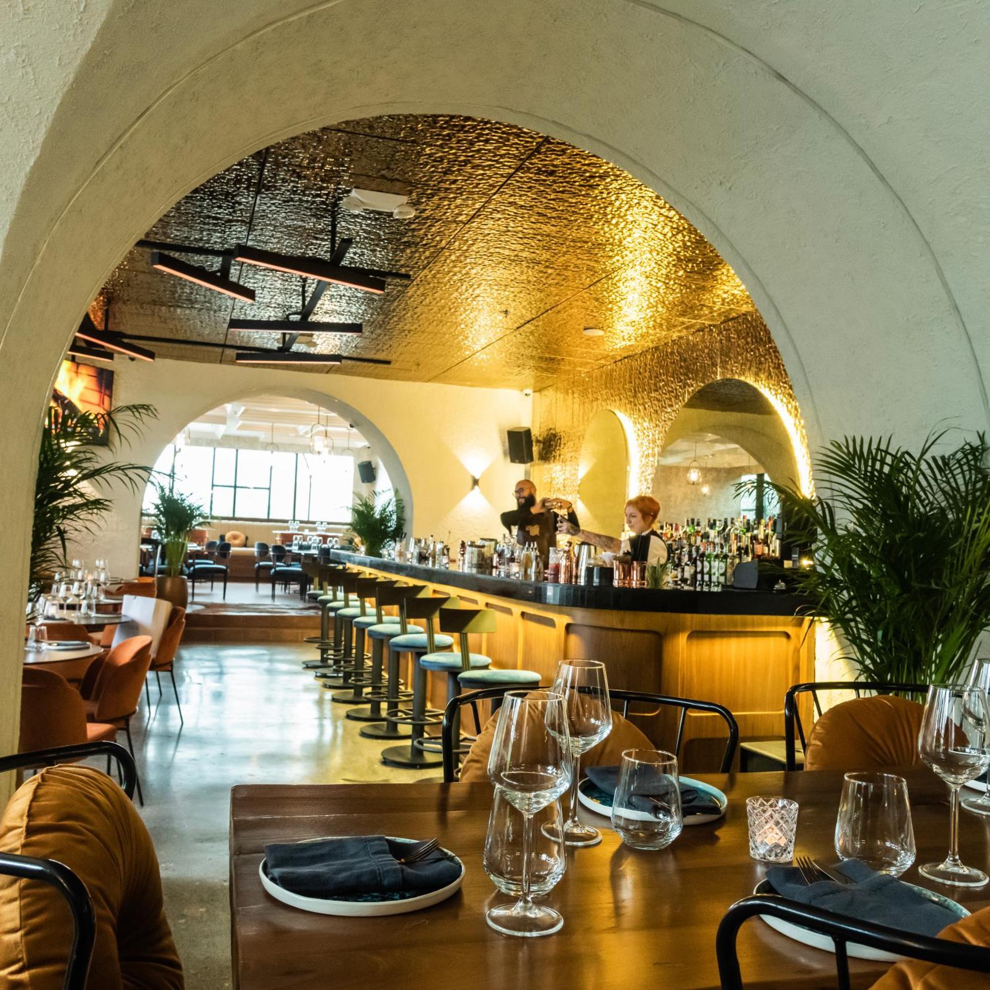 Somerset West Bay Doha Ngoại thất bức ảnh The interior of the restaurant