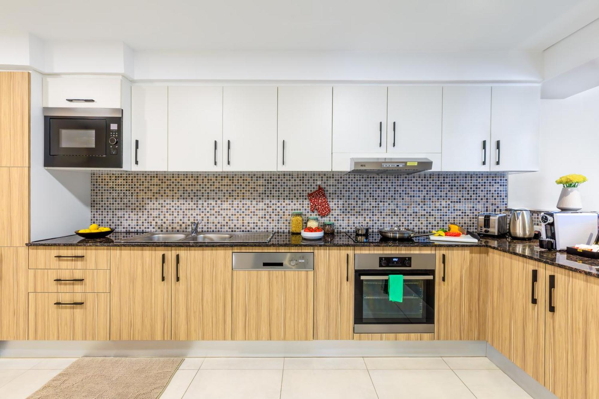 Somerset West Bay Doha Ngoại thất bức ảnh A modern Australian kitchen