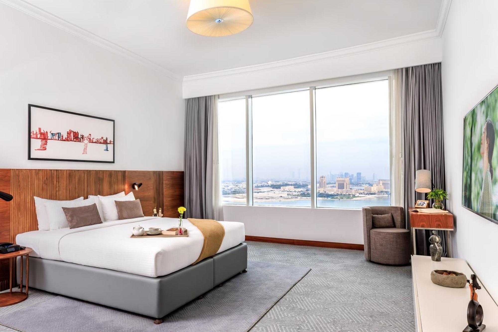 Somerset West Bay Doha Ngoại thất bức ảnh A bedroom at the hotel