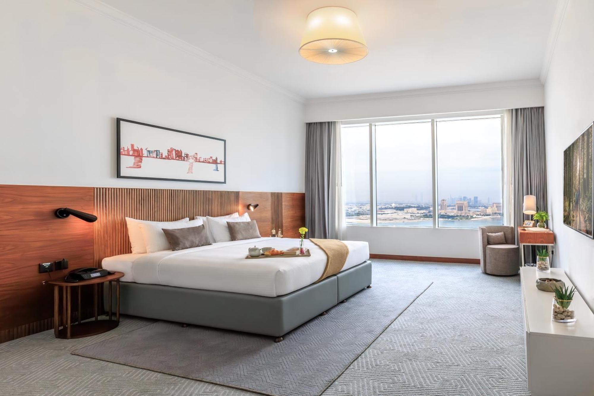 Somerset West Bay Doha Ngoại thất bức ảnh A bedroom at the hotel